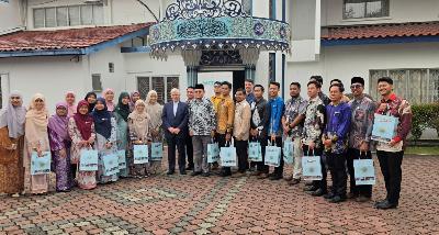 Meeting of the Ambassador of the Islamic Republic of Iran with Students of the Muslim Youth Movement of Malaysia (ABIM)